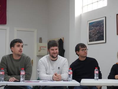 Cantabristas es la opción útil frente a una oposición parlamentaria desaparecida e instalada en conflictos internos