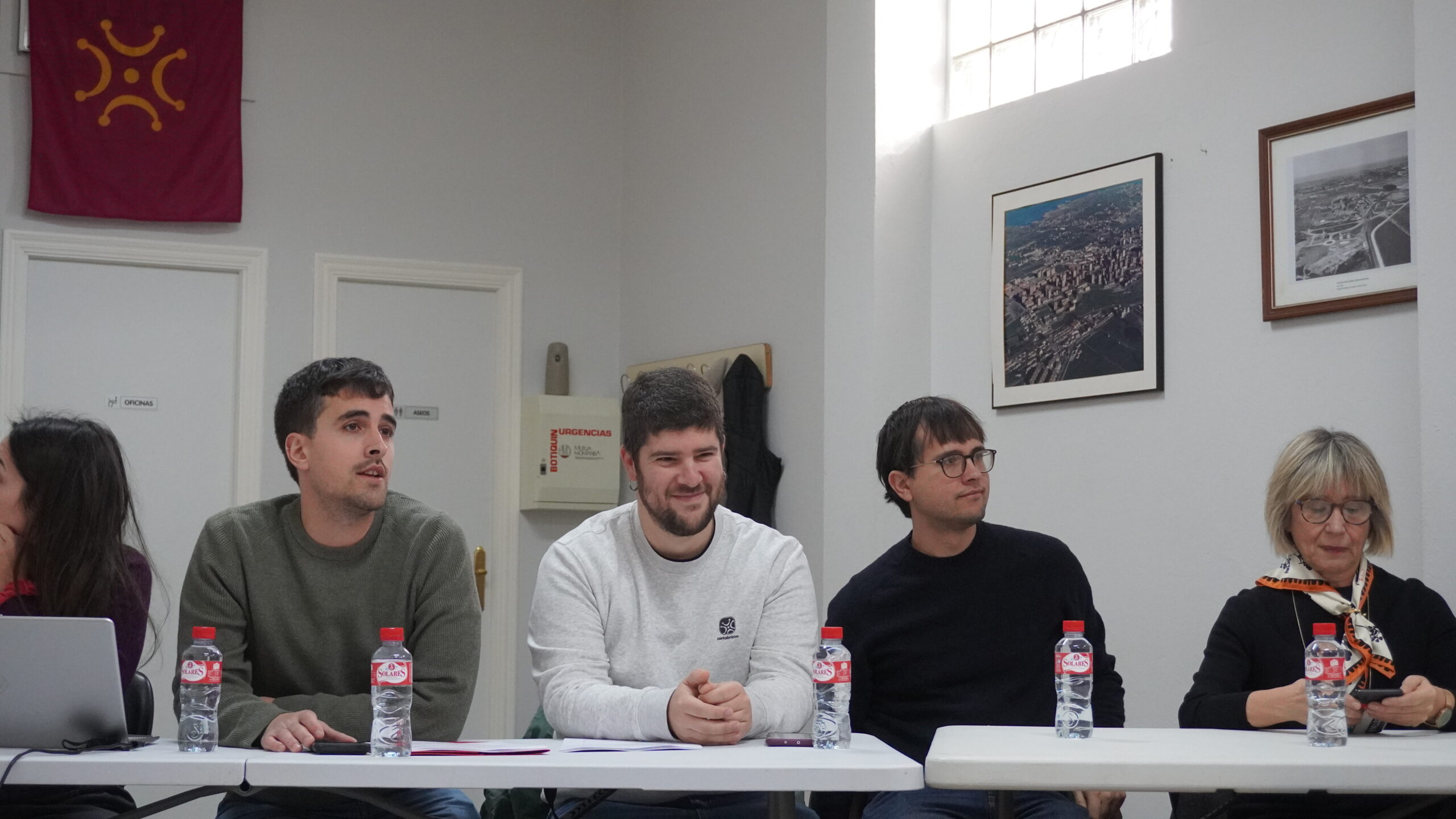 Cantabristas es la opción útil frente a una oposición parlamentaria desaparecida e instalada en conflictos internos