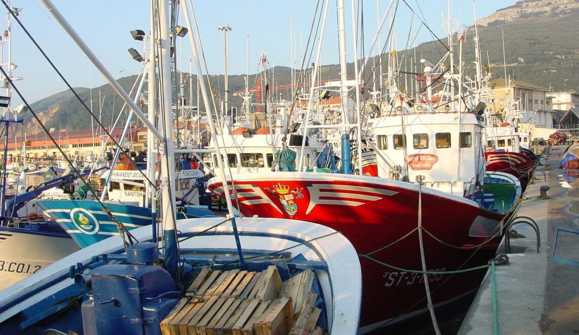 Flota cántabra de otras artes en Santoña