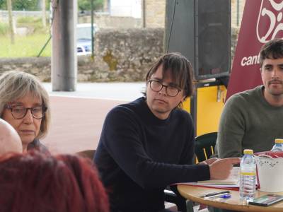 Nos reunimos con asociaciones culturales y docentes de escuelas de música tradicional para afrontar el futuro inmediato del folclore cántabro