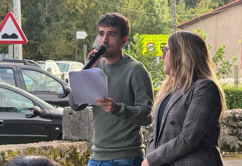 Cantabristas - Paulu Lobete y Araceli González en Villaverde de Pontones